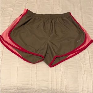 Women’s Nike shorts size medium
